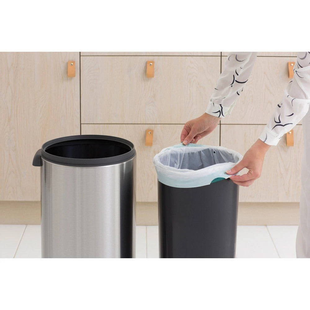 Brabantia Touch Bin New, 30L - Metallic Grey 4 Brabantia Touch Bin New, 30L - Metallic Grey - Image 4