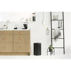 Poubelle Newicon 20 L Noir, Brabantia -Pegane Shop 81npt9roryl sl1500 min