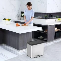 EKO Poubelle à Pédale Essential 2x15 L Argenté Mat -Pegane Shop eko poubelle a pedale essential 2x15 l argente mat 11519632 30175616 1140x1140